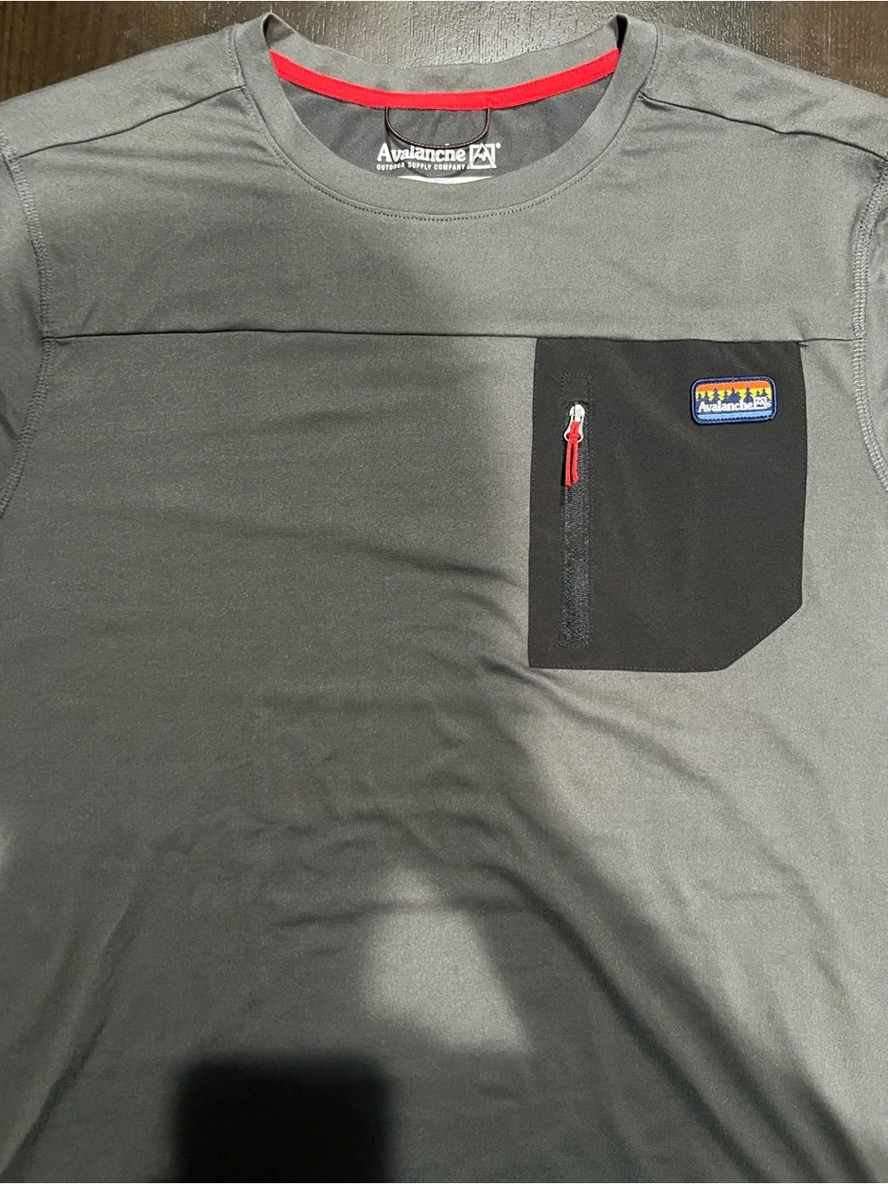 Avalanche Men's L Short Sleeve Crew Neck Activewear T-Shirt Gray Zip Pocket